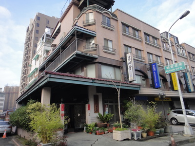 地標位置清晰，街道寬敞好停車